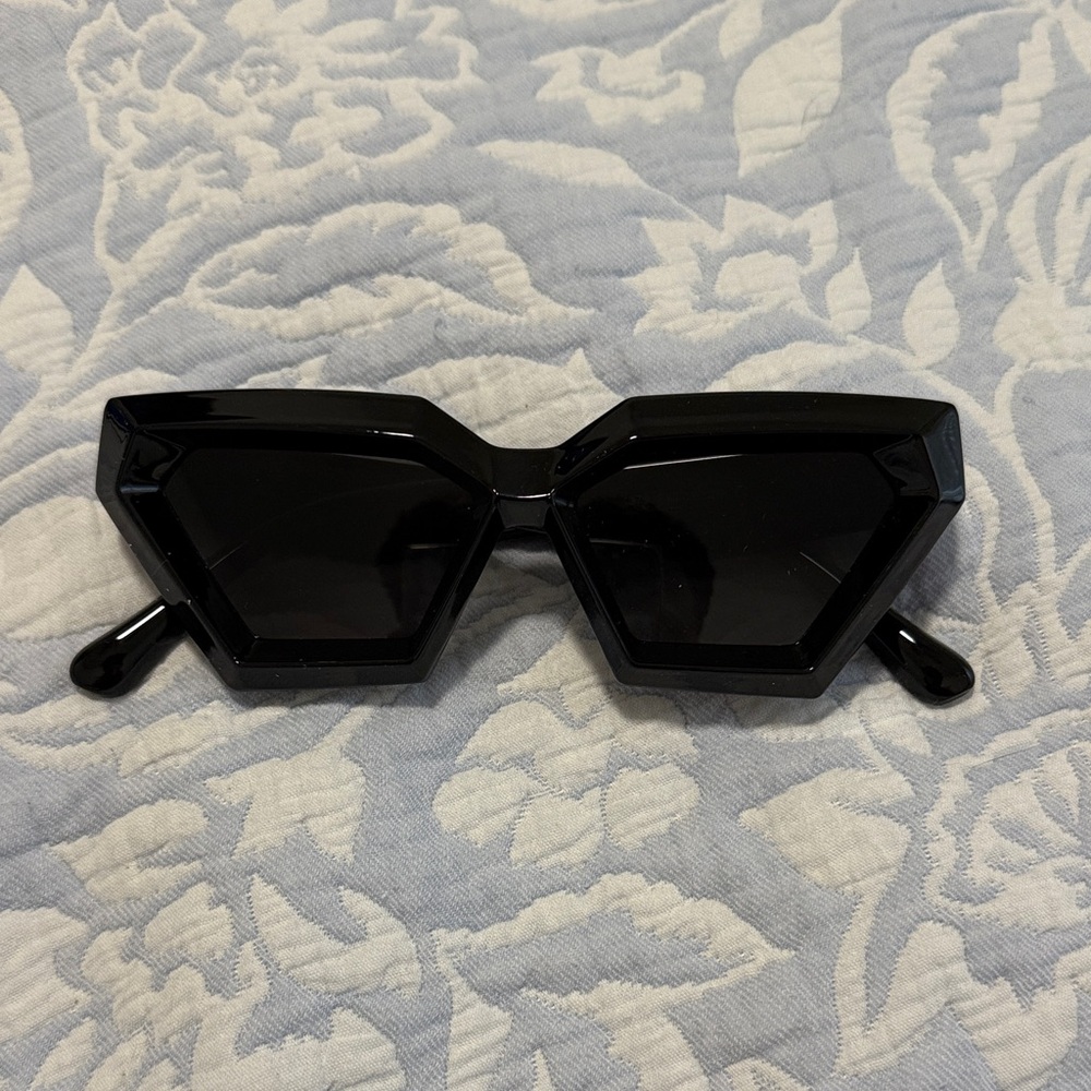 Black Geometric Sunglasses